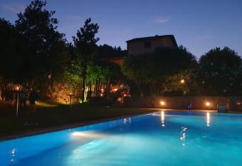 Villa Valmarana De Toni allows 18 year olds to book a room