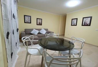 NG LA SALLE - Santa Cruz de Tenerife has Balcony rooms