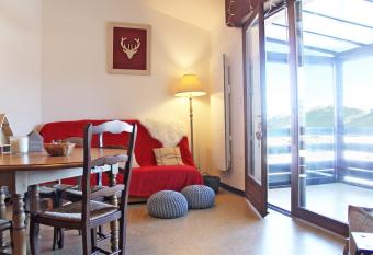 Duplex sur le lac Les Angles 7 personnes has Balcony rooms