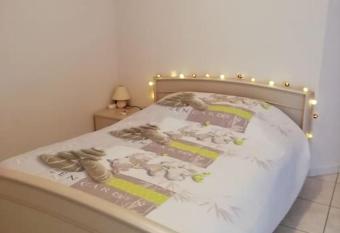 Appartement agr  able allows 18 year olds to book a room