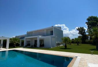 Greek Villas Justine View Beach has Balcony rooms