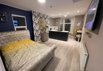Selection of stylish apartments within walking distance of Cardiff City Centre allows 18 year olds to book a room