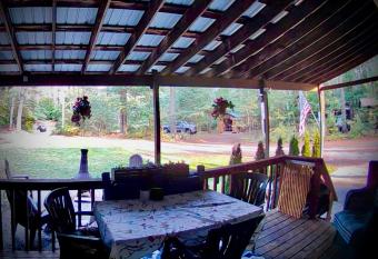 Cozy Adirondack Mountain Home + has Balcony rooms