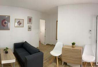 Precioso apartamento con patio/terraza Zona centro has Balcony rooms