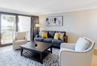 Beachside One 4023 has Balcony rooms