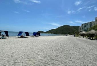 Santa Marta, Pozos colorados-frente al mar allows 18 year olds to book a room