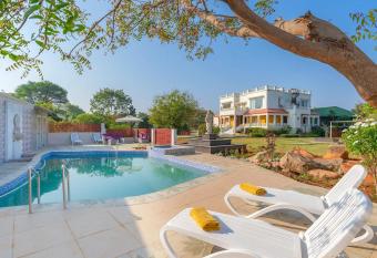 StayVista at Chandravaas has Balcony rooms