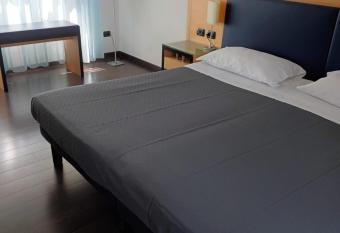 Luxury Rooms Padova Station allows 18 year olds to book a room