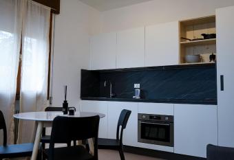 Le Fronde has Balcony rooms