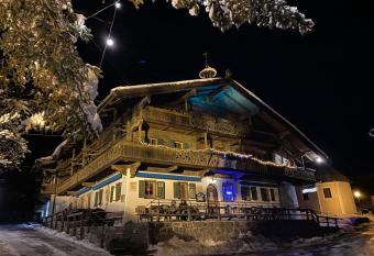 Fuchswirt Kelchsau Landgasthof-Hotel has Balcony rooms