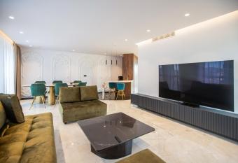 Hotel Elisa Tirana, Affiliated by Meli   has rooms with a private hot tub