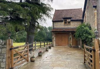 Character 1 bedroom country annex in West Camel allows 18 year olds to book a room