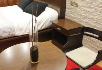 Hotel El Castillo allows 18 year olds to book a room