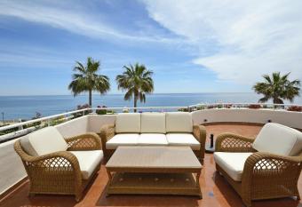 Sinfonia del Mar allows 18 year olds to book a room