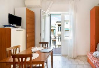 Holiday sea has Balcony rooms