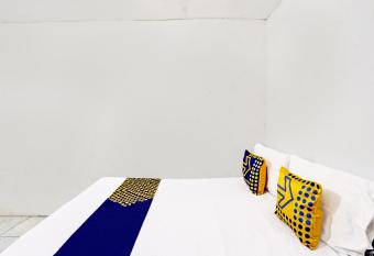 OYO 91865 Sidomulyo Kost Syariah allows 18 year olds to book a room