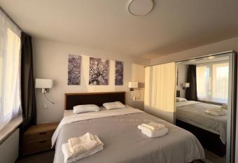 City Penthouse with 110 sqm Mountain View has Balcony rooms