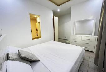 Appartement Cosy au Centre des Mamelles By Hestia Lights allows 18 year olds to book a room