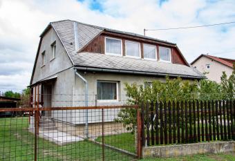 Luca Apartman has Balcony rooms