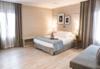 Hotel Do  a Blanca has Balcony rooms