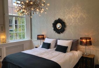 GuesthouseOne allows 18 year olds to book a room