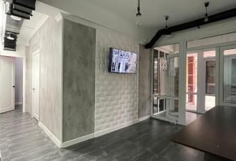 Hostel Del Luna allows 18 year olds to book a room