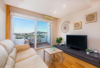 Sweet Sea has Balcony rooms