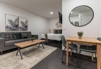 FRONTDESK 209 9th St Apts Cultural Dist Pittsburgh allows 18 year olds to book a room