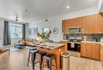 Stunning Corporate Housing Near Hill AFB and DCC has rooms with a private hot tub