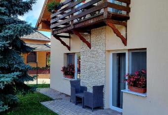 Oliv  r Apartmanh  z has Balcony rooms