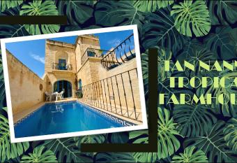 Tan Nanna Tropical Guesthouse with spacious pool has Balcony rooms