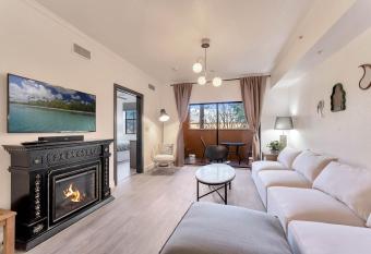 Designer Corner Suite 3br/2ba -Disney & Universal has Balcony rooms