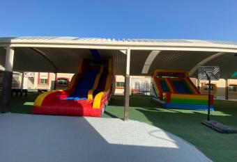 Luxury 8 villa complex in Doha has Balcony rooms