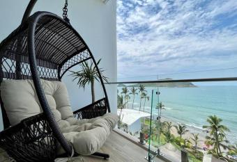 Hermoso condominio a pie de playa en Camino al Mar has rooms with a private hot tub