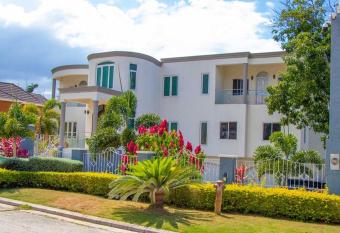 Crystal Villa has Balcony rooms
