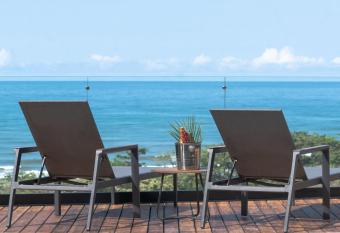 Casa Olala Santa Teresa allows 18 year olds to book a room