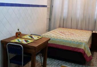 Apartamento em frente ao instituto de cardiologia allows 18 year olds to book a room