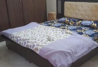 Angad home private Room with Ac wifi has Balcony rooms