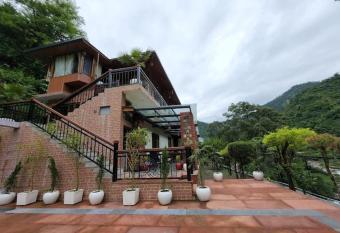 Kaksh villa has Balcony rooms