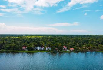 Seclude by the Lake, Alleppey has Balcony rooms