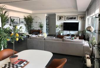 Amazing 2 bedroom Appartment, The Pearl island has Balcony rooms