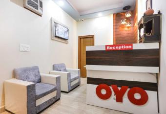 Super OYO Flagship Hotel Paradise allows 18 year olds to book a room