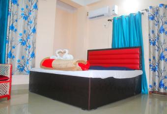 OYO Lucky allows 18 year olds to book a room