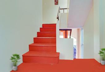 OYO Flagship 70214 Hotel Everest Grand allows 18 year olds to book a room