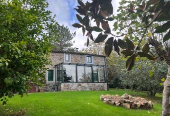 Miramar Suites Casa Rural Lambre allows 18 year olds to book a room