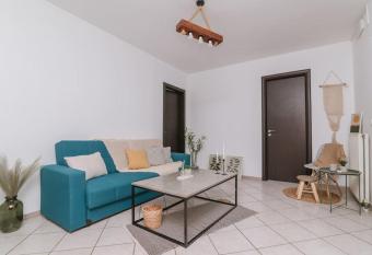 Sunny Apartment for Couples & Friends in Centre has Balcony rooms
