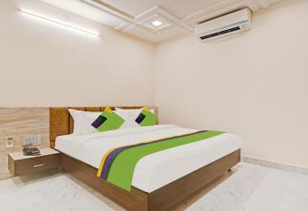 Treebo Paras Raj Near City Palace allows 18 year olds to book a room