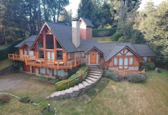 Fabulous mountain house for 8 people has rooms with a private hot tub