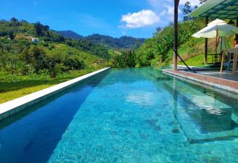 The Hill has Balcony rooms