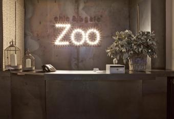 Chic & Basic Zoo has Balcony rooms